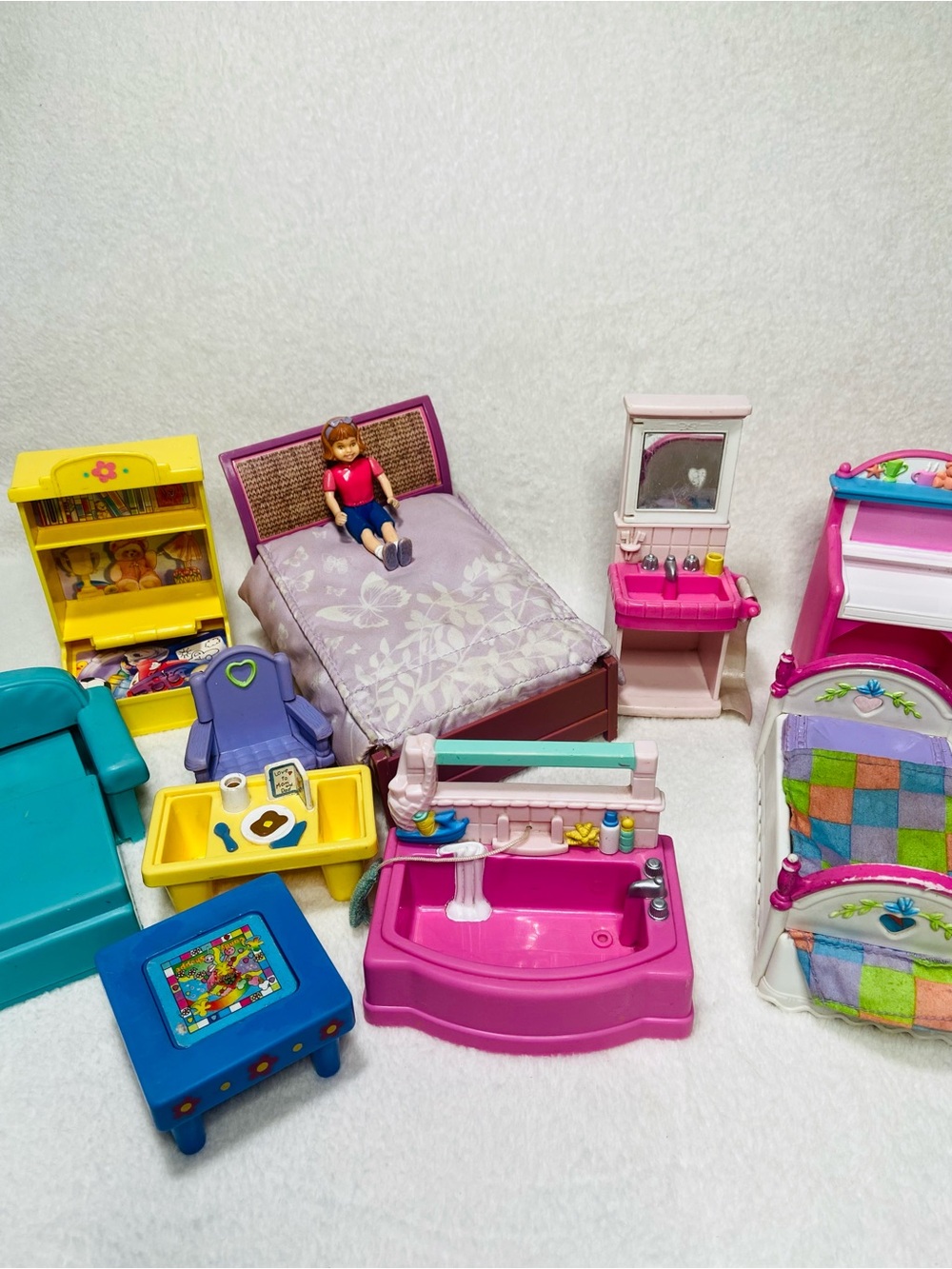 1999 - 2000s Fisher Price Loving Family Dollhouse Furniture Lot LF Dolls